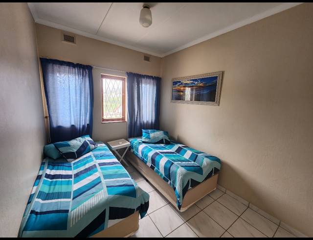 3 BEDROOM TOWNHOUSE FOR SALE IN MANABA BEACH